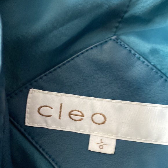 Nice Blue Faux Leather coat by Cleo just to Big for me - Picture 3 of 3